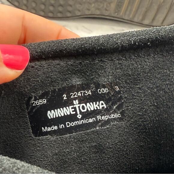 Minnetonka Black Moccasins with Mid-Calf Height and Fringe, Girls Size 2. - Picture 5 of 7